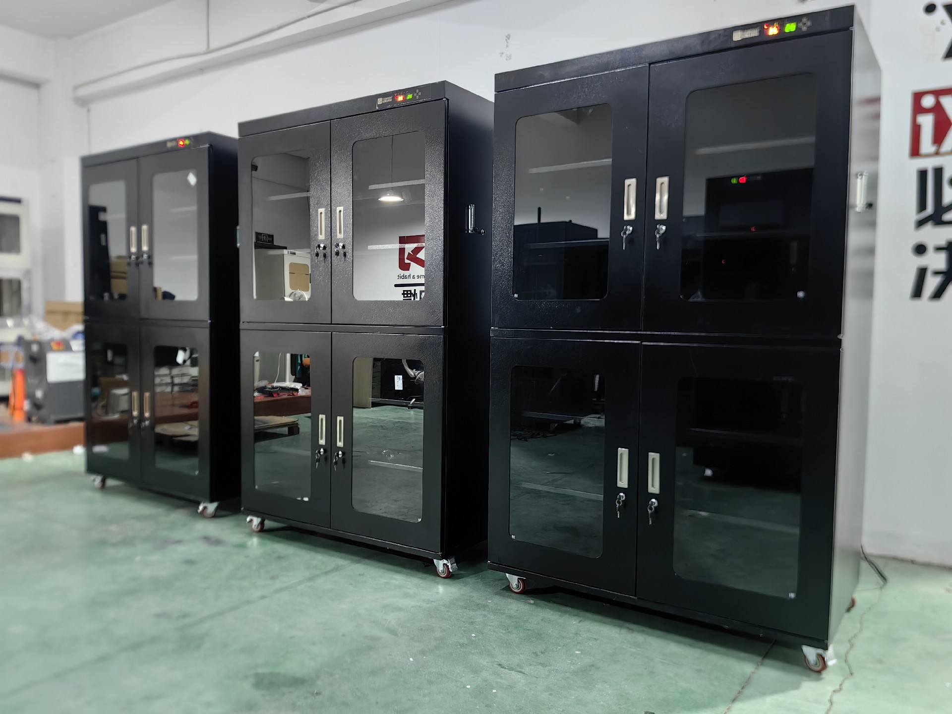 赋能AI PC新纪元！昆山云博士电子防潮柜为Panther Lake处理器筑牢存储防线