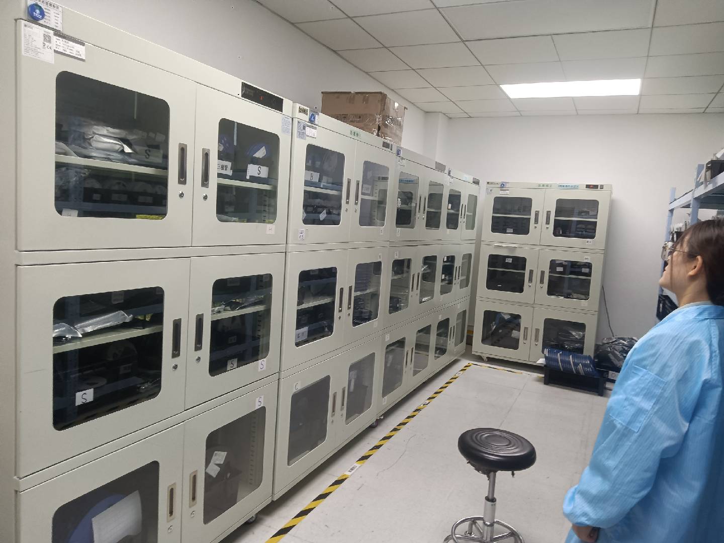 智驾新标杆背后的存储保障：云博士电子防潮柜助力享界 S9 核心部件品质